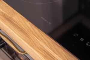 White LUX apartments next to the Old town with free parking