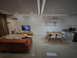 H+M Residence II [3km] to Setia City Convention