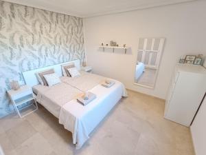 Charming & Sunny Apartment with Ocean View