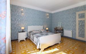 Maisons de vacances Stunning Home In Verquieres With Wifi : photos des chambres