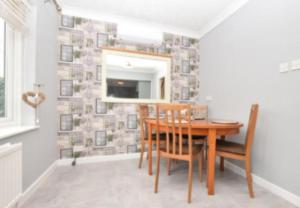 Extensive 4 bed close to Peterborough