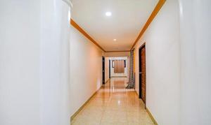 Via Lloyds Inn - Near Kodambakkam Railway Station