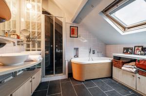 Veeve - Readers Retreat