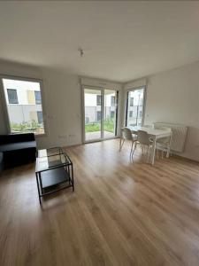 Appartements Appartement Romainville Vincennes 4pers + Jardin : photos des chambres