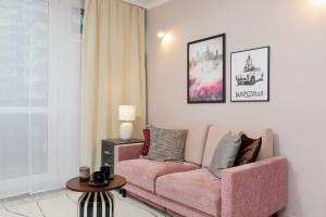 Rosy Dream Apartment by Renters