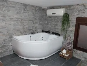 Estudio jacuzzi Luz de Jerez - El Carrascal