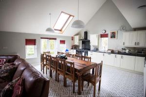 Contractor and Trade Accommodation - West Wales - Ample Parking - Sleeps up to 10