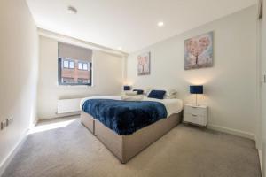 Modern 1 Bedroom Apartment in the center of Bedford