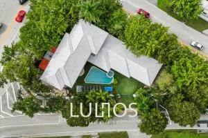 7BD Paradise with Amazing pool Jacuzzi Games L32 - University Park