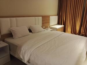 MESA Thamrin City Apartments at Nagoya with Netflix & Pick Up Service