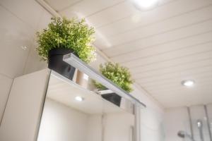 Urban Arctic Elegance: 2-Room Stylish Getaway