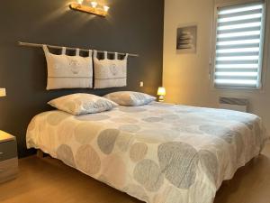 Maisons de vacances Premium holiday villa with sea view and e-car charging station : photos des chambres