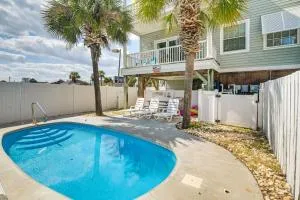 Walk to Ocean and Pier Surfside Beach House with Pool - Surfside Beach