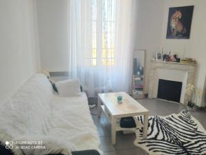 Appartements Nice accommodation 5 min on foot from the port of Monaco : Appartement - Vue sur Mer