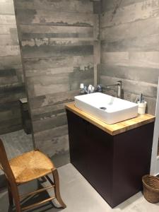 Charming apartment on top floor in Marais -5P