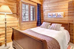 Maisons de vacances Is a traditional 4-star chalet which was largely renovated in 2022 : photos des chambres