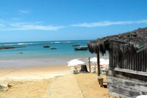 Guarajuba - apartamento 2 quartos com suíte e piscina raia olímpica