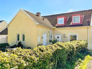 Inviting Family Retreat in Osterlen