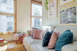 Welcome London Piccadilly Circus