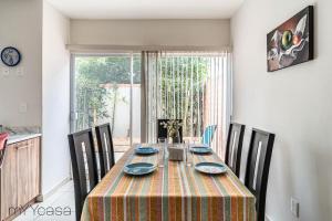 Espaciosa Casa Moderna c Patio Privado