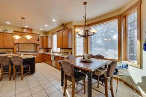 Klamath Falls Vacation Rental w Resort Amenities!