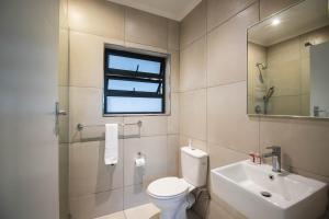 Superior King Room room in Spring Tide Inn by CTHA