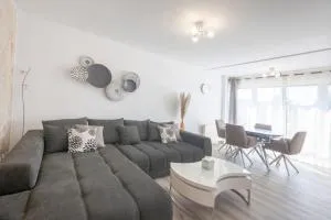 Sablier T4 parking dans une residence securisee - Sainte-Anne