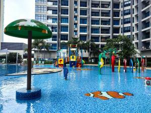 Lovely Chicks Homestay 5 -10pax 小转鸡主题民宿Atlantis Residence Melaka