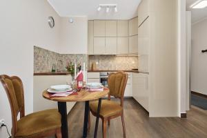 Apartment Na Szancach with Balcony by Renters