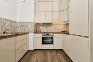 Apartment Na Szancach with Balcony by Renters