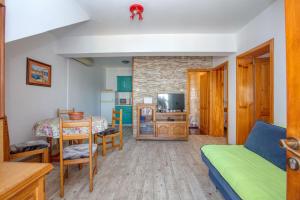 Apartments with parking space Jezera, Murter - 21148