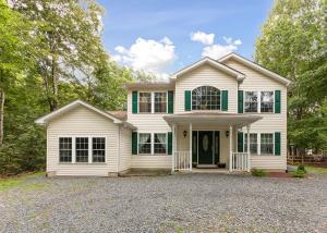 Spacious Home by Kalahari Waterpark, Camelback and Jim Thorpe, FREE EV Station - 4hvězdičkové hotely ve městě Albrightsville