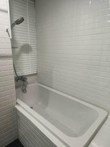 โรงแรมแอเรียเพลส สาทร (AREA Place)