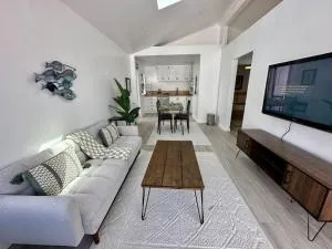 Beachside 2BR close 2 sand, town - 拉古纳海滩