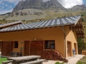 Chalets Chalet Le Monetier-les-Bains, 5 pieces, 18 personnes - FR-1-762-42 : photos des chambres