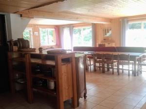 Chalets Chalet Le Monetier-les-Bains, 5 pieces, 18 personnes - FR-1-762-42 : photos des chambres