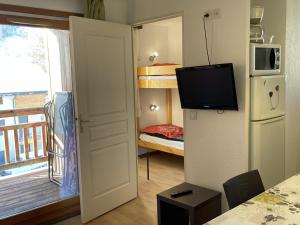 Charmant 3P 5 pers. à 300m des pistes avec balcon et parking, Chantemerle - FR-1-762-35