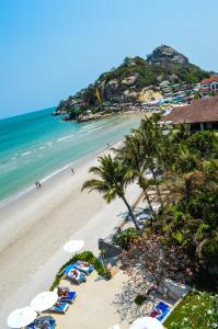 Nern Chalet Beachfront Hotel