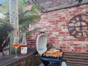 Cosy Brick Beachouse -INCLUDED