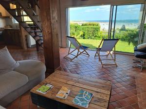 Maisons de vacances Spacious vacation home with sea view in top location, Plouneour-Trez : photos des chambres