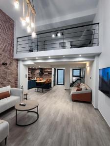 ZOE LOFT