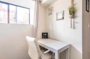 Cozy 2 brm apartment mins away from United Center