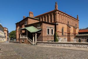 Classy Apartment with Free Parking in The Historic Kazimierz District by Renters