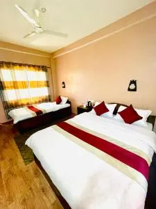 Hotel Tree Tops- A Serene Friendly Hotel in Sauraha - Chitwan