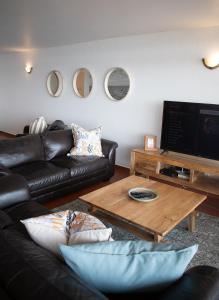 Palm Cove - 16 Chakas Cove, Literally on the Beach