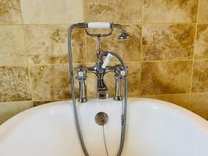 Cotswold Home over 4 floors - perfect for Families Friends Contractors