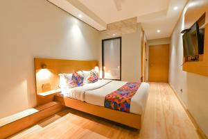 FabHotel Penthouse - A K Dev Road