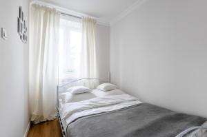 Nr 3 EUROPA22 Standard Apartament z wanną i balkonem PARKING 24 CENTRUM MIASTA Quick Check-in