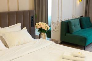 Royal apartment on Gorodotska 33 street