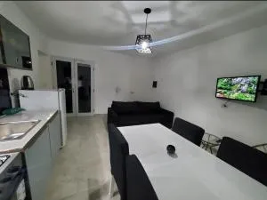 Travel Suites Ezeiza- 5 pax- Centro Eze- Shoppings a 8 min - Canning